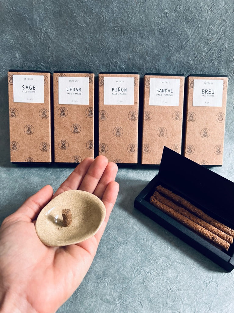 Kit Makko and Palo Santo Blend Incense and Elbow ceramic